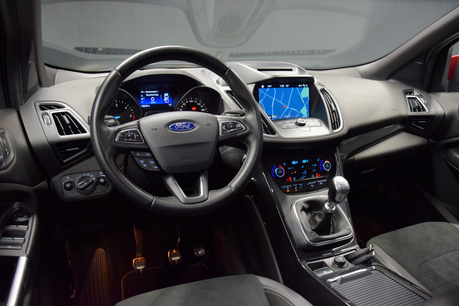 Fahrzeugabbildung Ford Kuga ST-Line Tempomat Kamera PDC Bi-Xenon el.Hkl