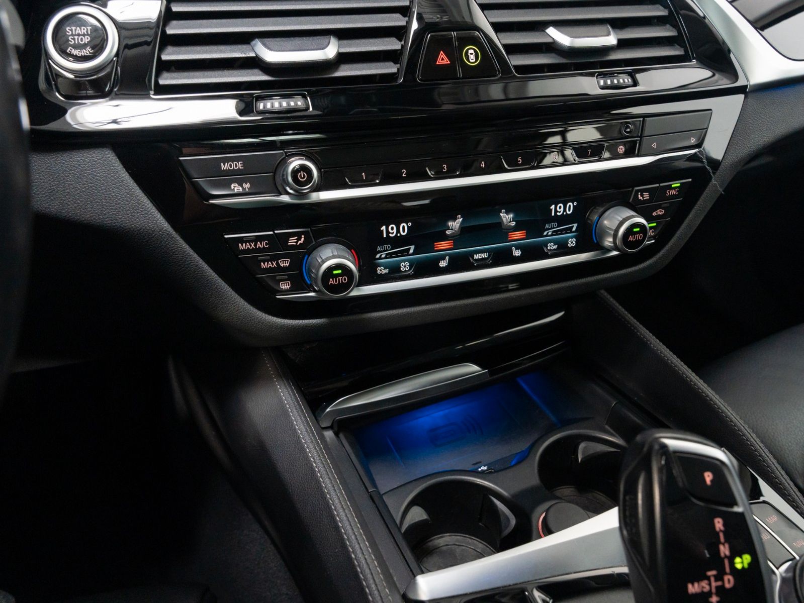 Fahrzeugabbildung BMW 520i Luxury Line Laser Memory Kamera DAB Panoram