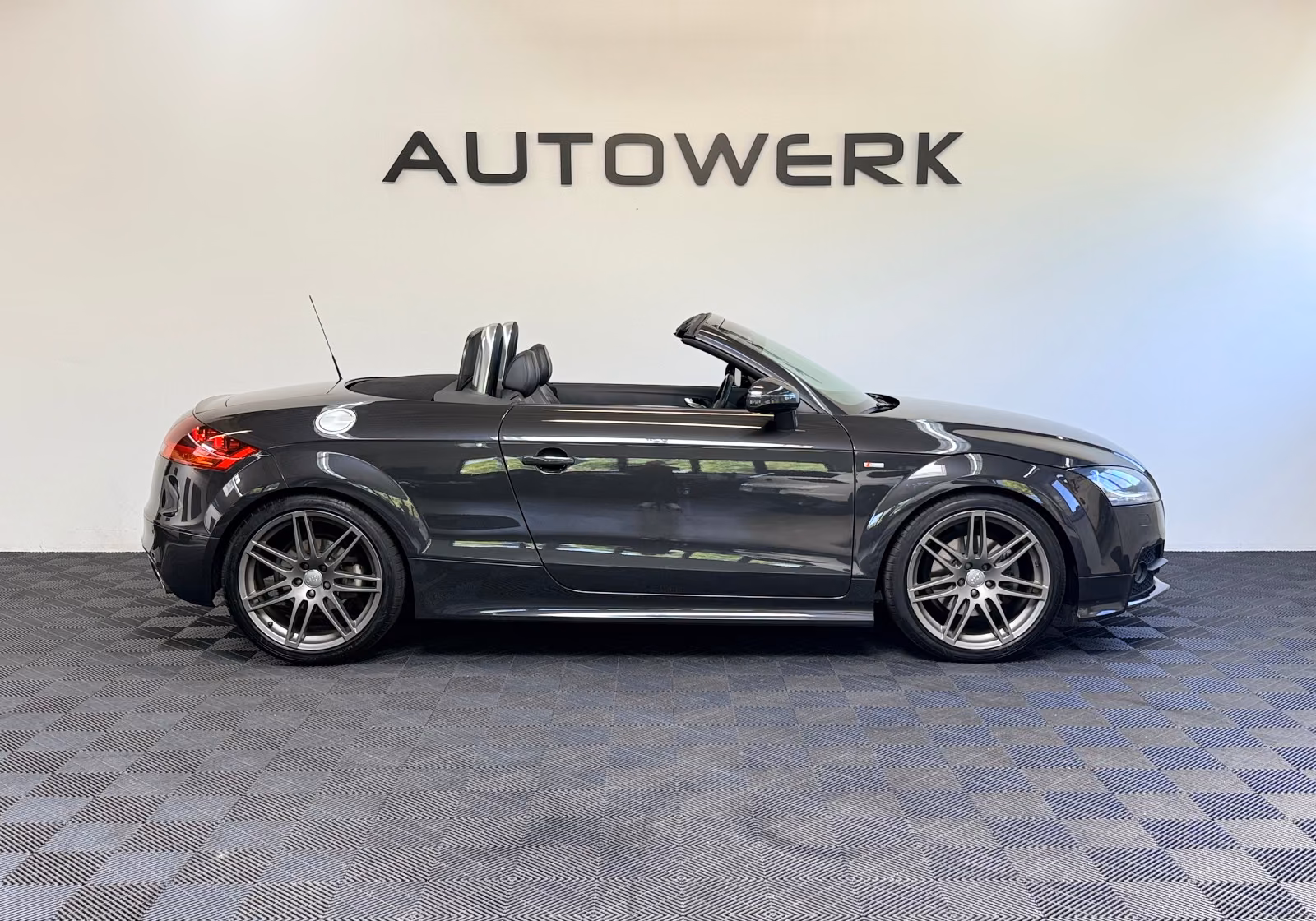 Audi TT Roadster 2.0 TFSI *3xS-line*Bose*Navi*19Zoll*