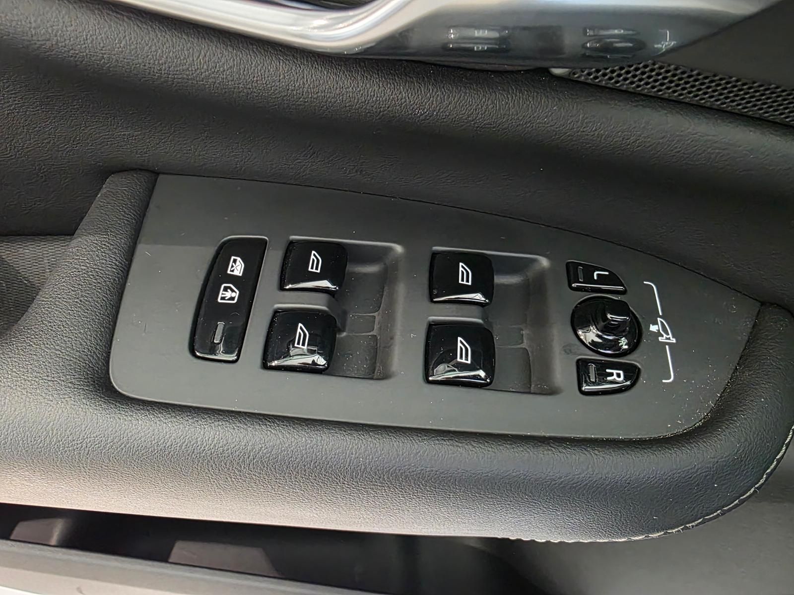 Volvo XC90 Ultra Dark Recharge Plug-In Hybrid AWD foto 22