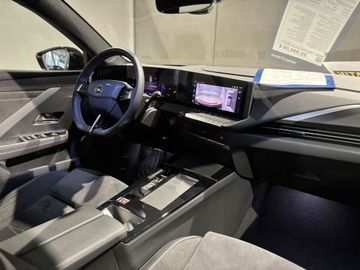 Fotografie 8 des Opel Astra Sports Tourer 1.2 Turbo Automatik Ultimate