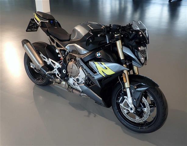 BMW S 1000 R Premium Selection Oil Incl. !
