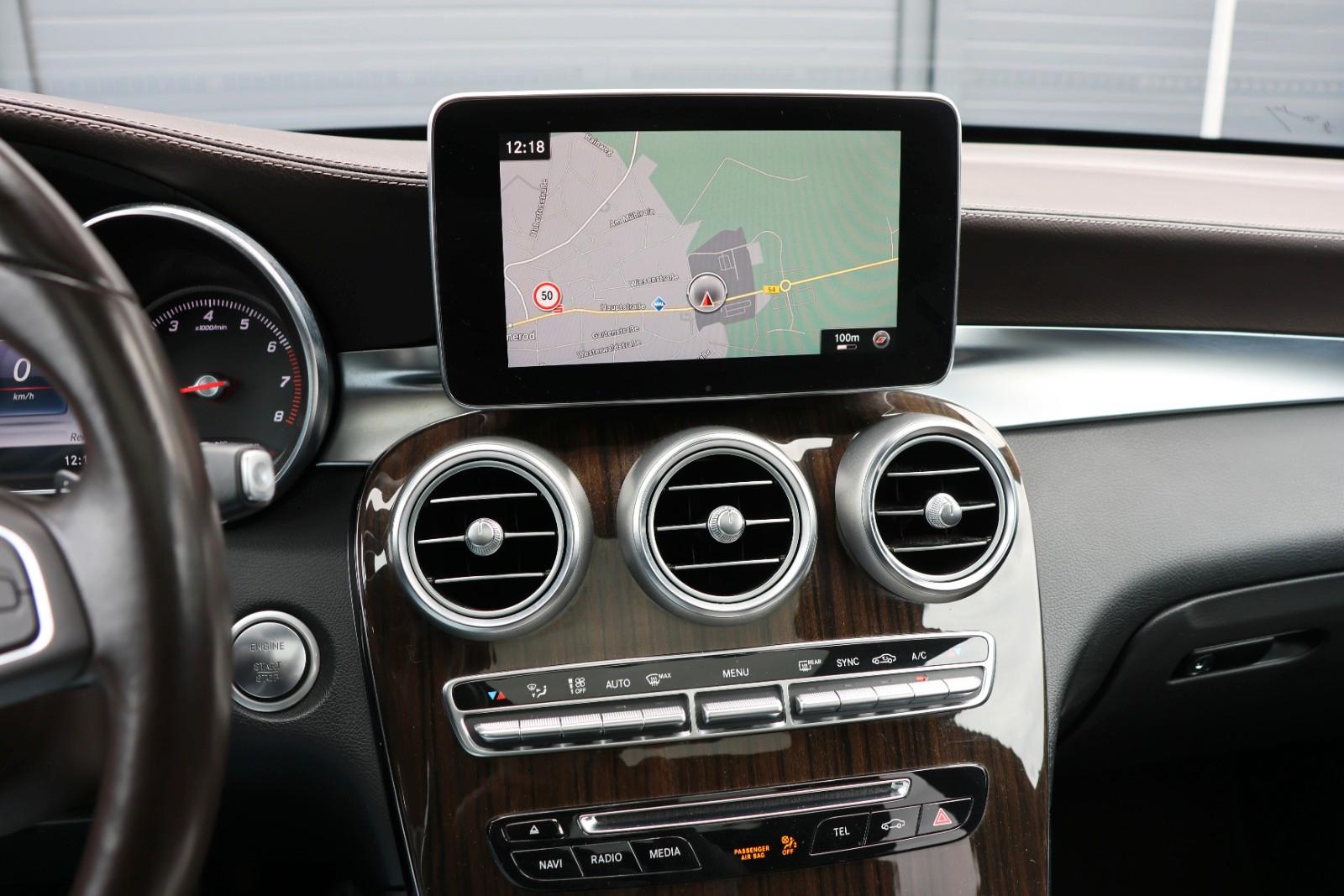 Mercedes-Benz GLC 300 4MATIC/ACC/Burmester/PANO/SHZ/TTW/KAMERA