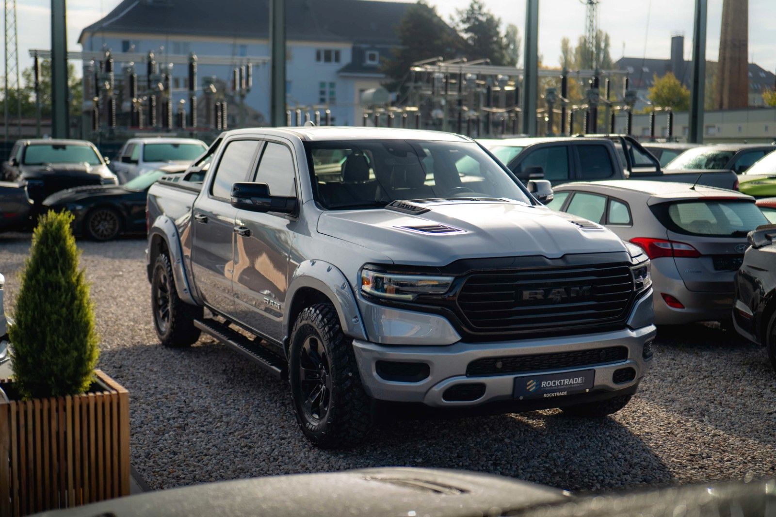Fahrzeugabbildung Dodge RAM 5.7 V8 HEMI 4x4 LARAMIE Limited Offroad LED