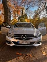 Mercedes-Benz Mercedes Benz E 250 Garagenfahrzeug mit ex... - Mercedes-Benz E 250 in Bochum
