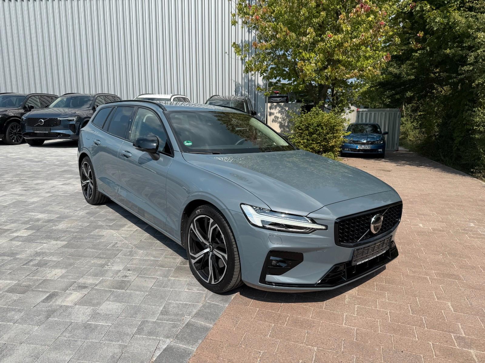 Volvo V60 ULTIMATE DARK +360+STANDHZG+AHK+19"PRIVACY
