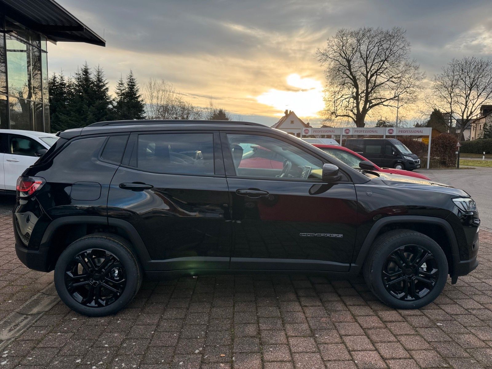 Fahrzeugabbildung Jeep Compass North Star GLASDACH 360° SZHZG KAMERA