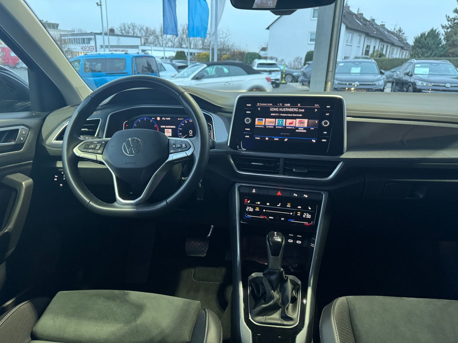 Volkswagen T-Roc - Bild 15