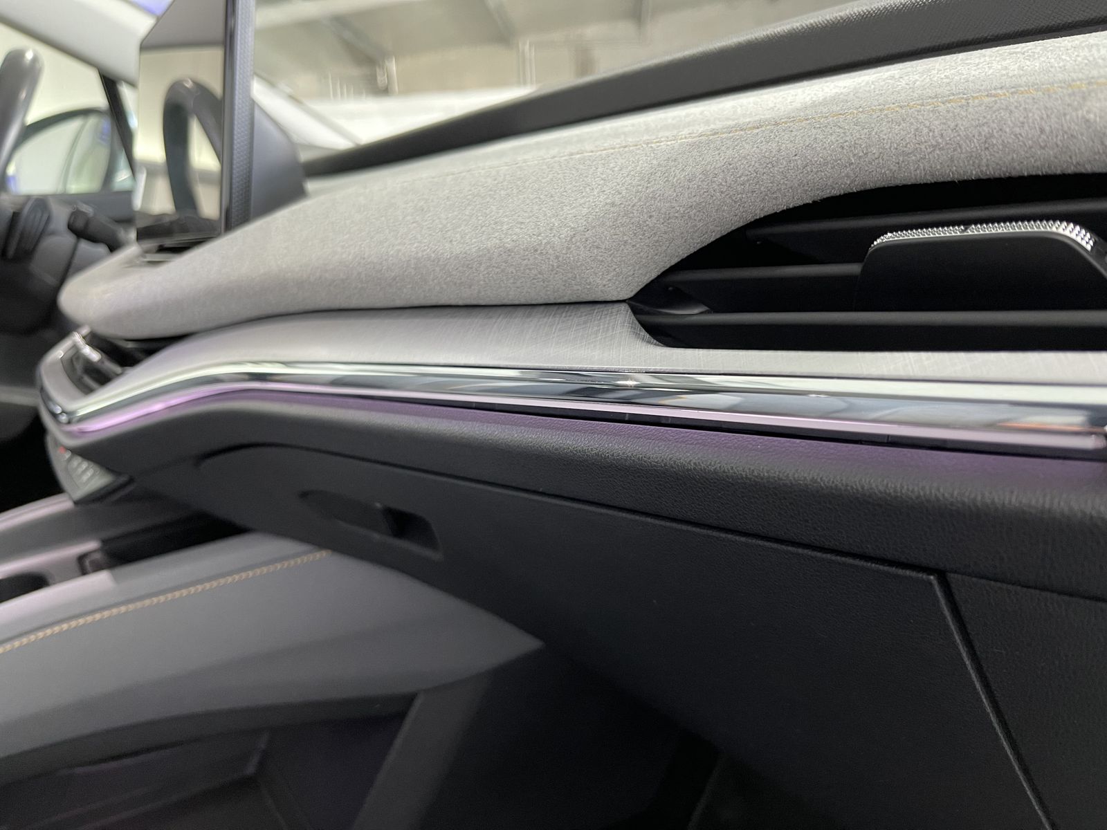 Fahrzeugabbildung SKODA Enyaq 60 Lounge*LED-Matrix*Leder*WP*Cam*Pano*