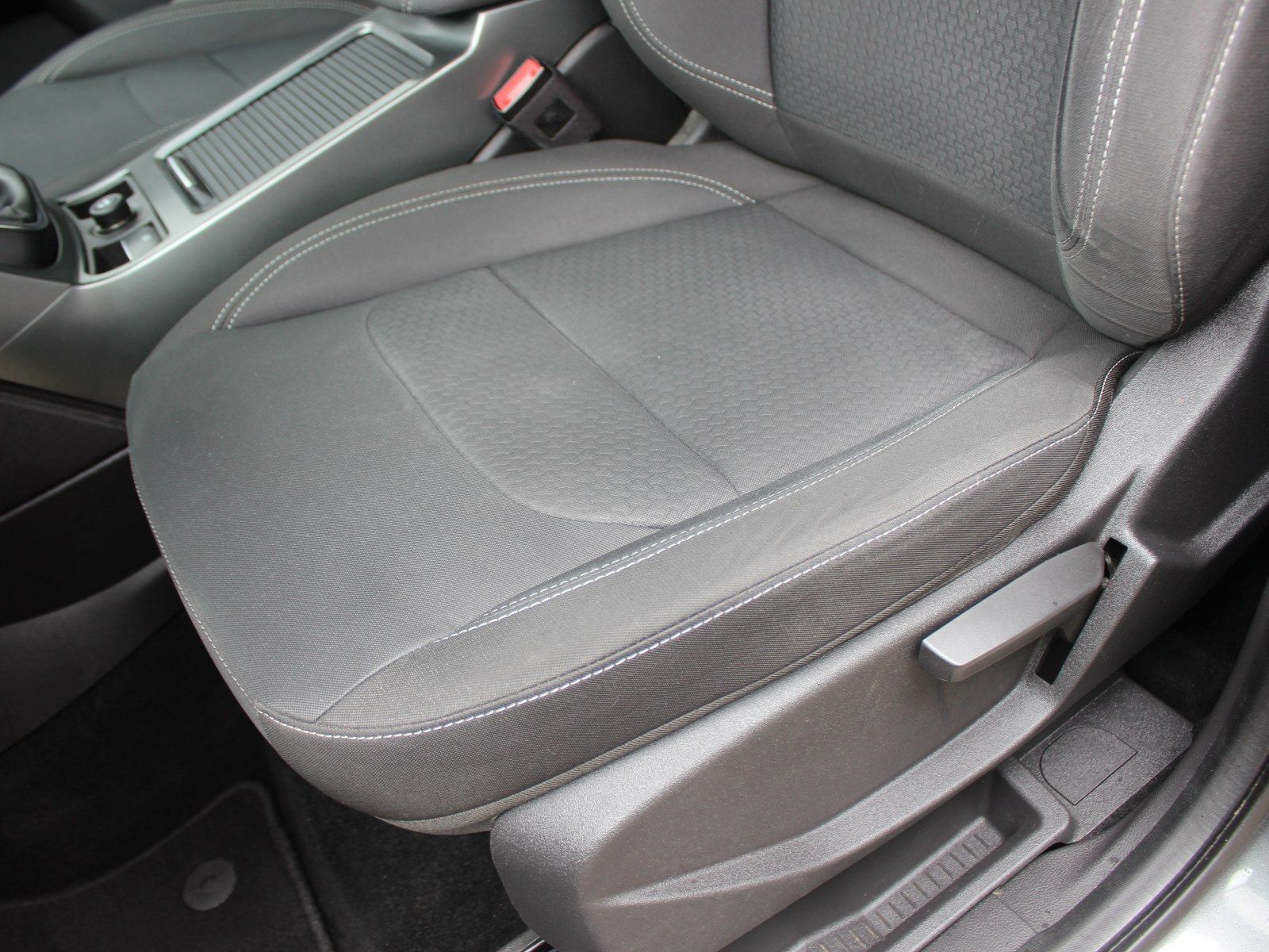 Fahrzeugabbildung Ford Kuga Cool & Connect 1,5 EcoBoost 4x2