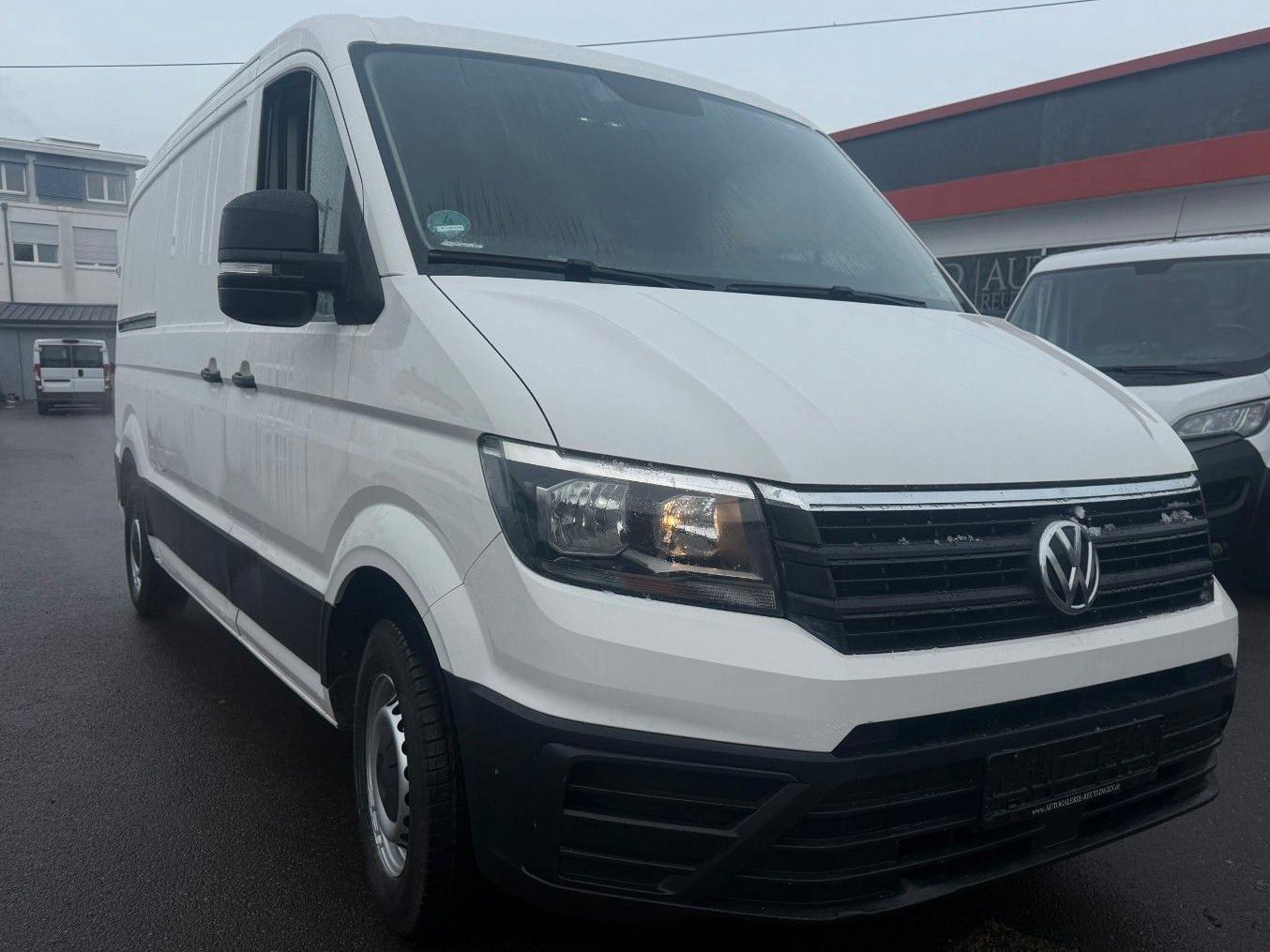 Volkswagen Crafter Kasten Kasten 30 mittellang FWD