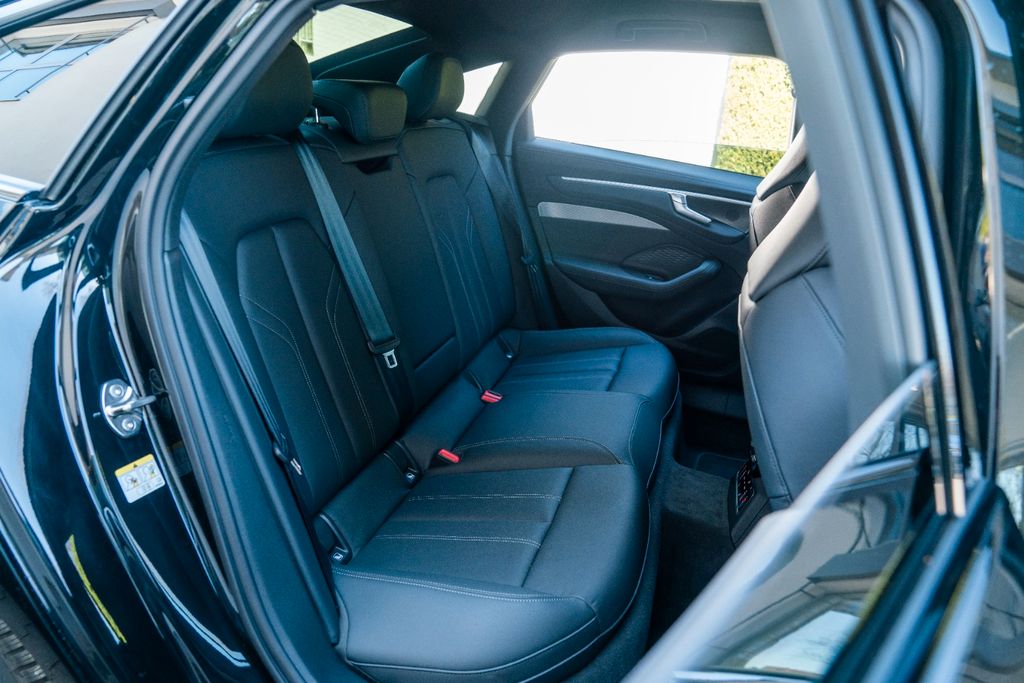 AUDI A6 TDI quattro/ LUFTFAHR./ 21"/ TECH PRO/ S LINE AUDI A6 TDI quattro/ LUFTFAHR./ 21"/ TECH PRO/ S LINE