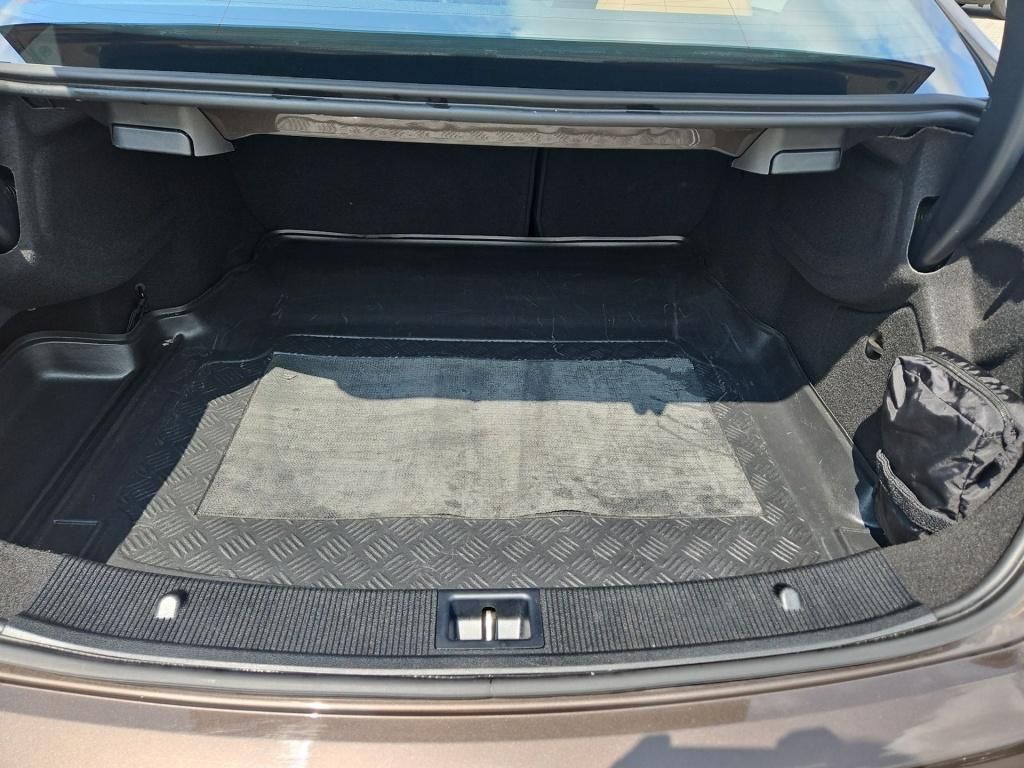 Fahrzeugabbildung Mercedes-Benz E 250 d Coupé Pano ACC Sitzklima Burm. LED Memo