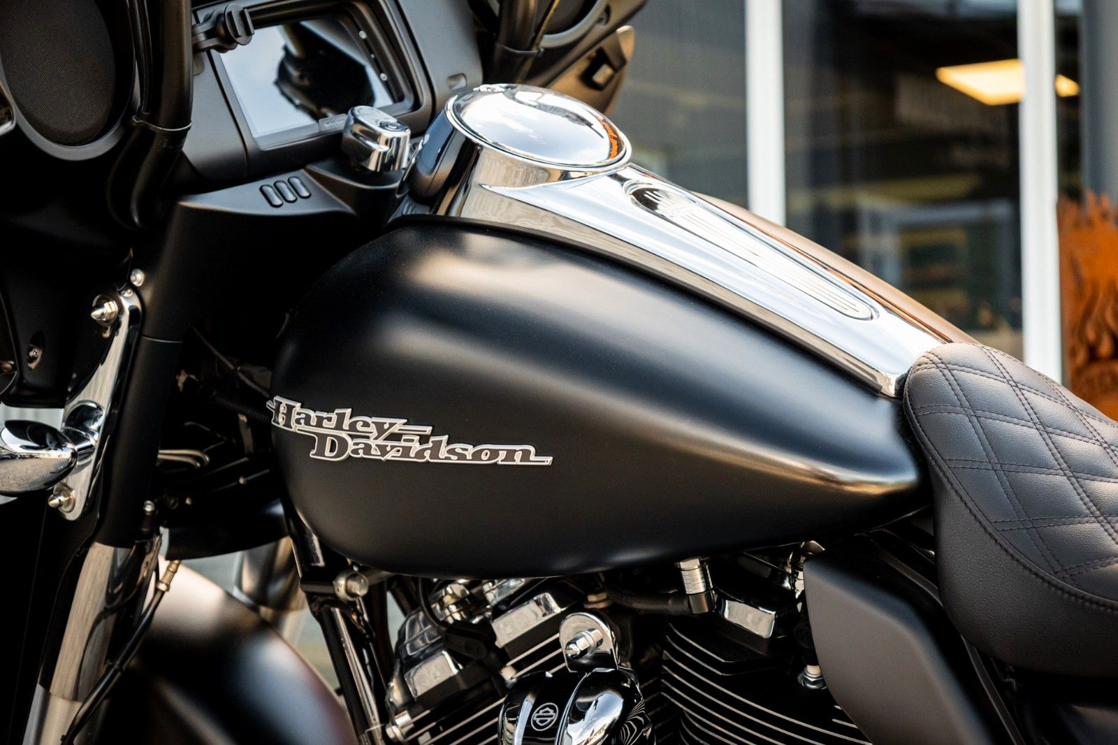 Fahrzeugabbildung Harley-Davidson STREET GLIDE SPECIAL FLHXS -APE - JEKILL&HYDE -