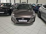 Hyundai i30 HYUNDAI i 30 Select Funktionspaket Spurhalte - Hyundai i30 Select mit Benzin-Antrieb
