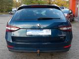 Skoda Superb Combi L&K 4x4*Kamera*AHK*Leder*Xenon - Skoda Superb mit Diesel-Antrieb: Allradantrieb