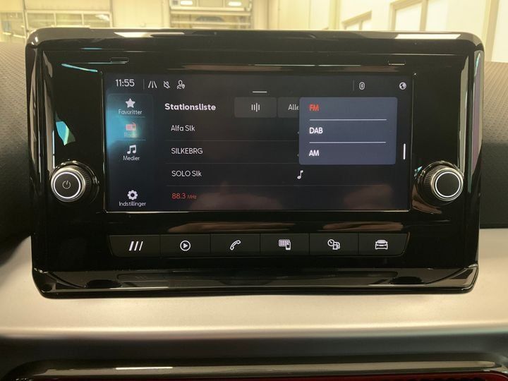 Fahrzeugabbildung SEAT Arona FR TSI DSG *Cam*LED*PDC*Sitzhzg*ACC*APP*