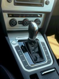 Volkswagen Passat - 12