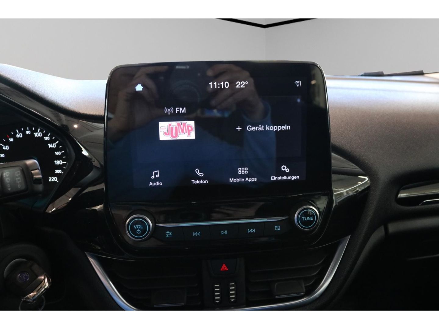 Fahrzeugabbildung Ford Fiesta Trend Apple CarPlay Android Auto WLAN Spu