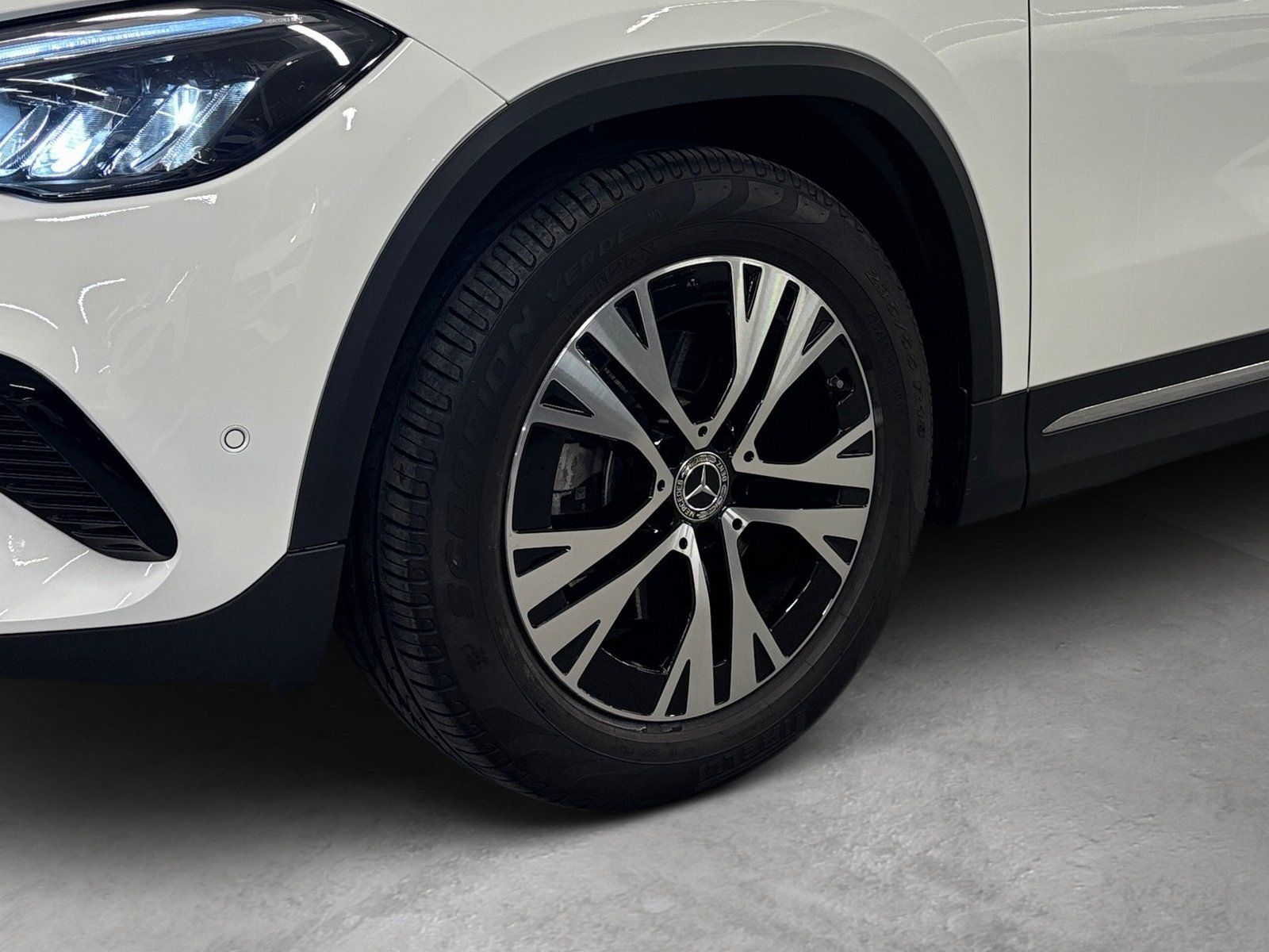 Fahrzeugabbildung Mercedes-Benz GLA 180 Progressive *LED*Kamera*Widescreen*Spur*