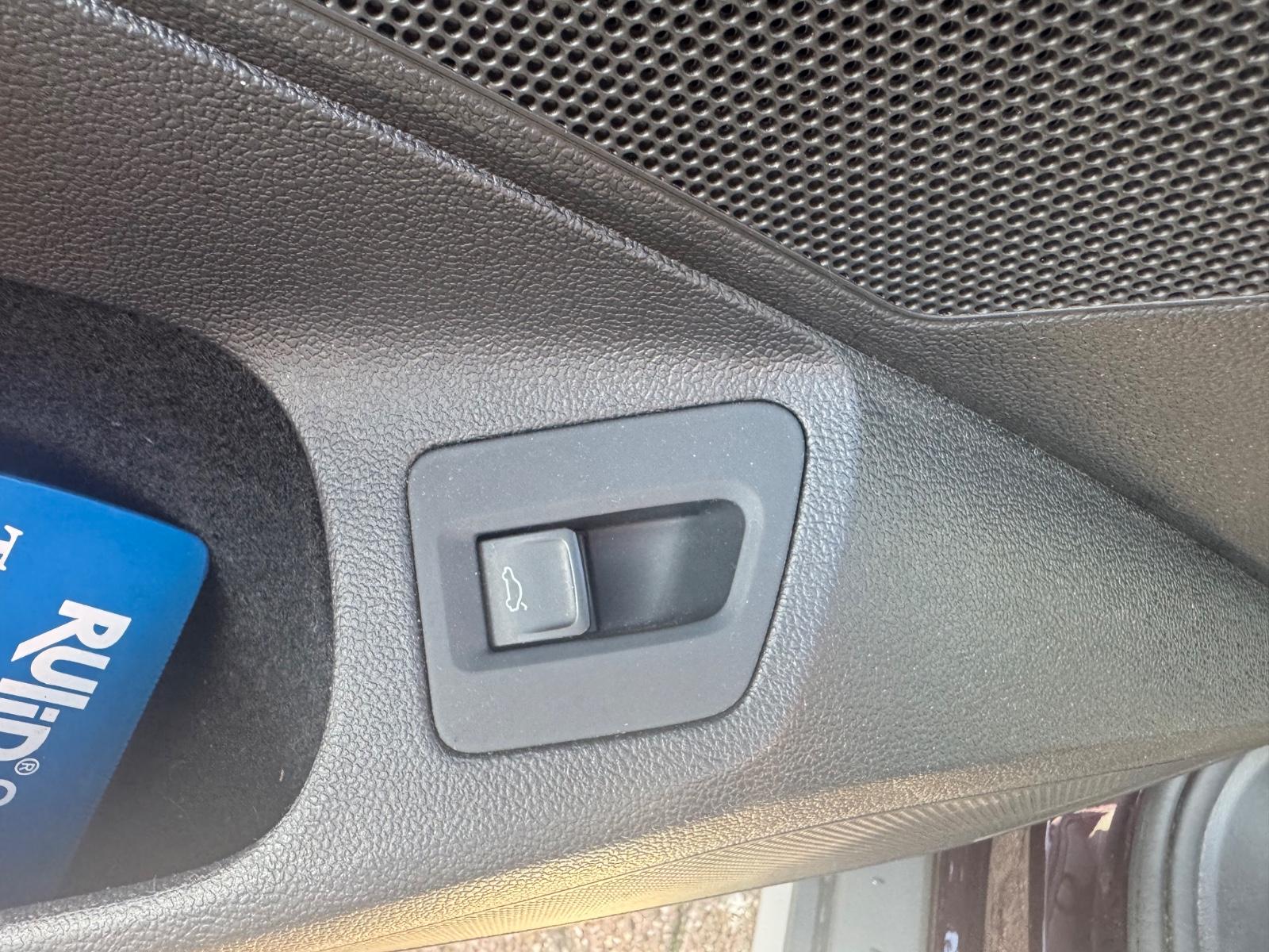 Volkswagen AUT/360°KAMERA/PANO/LEDER/LHZ/HUD/SHZ-V-H/KEYLES