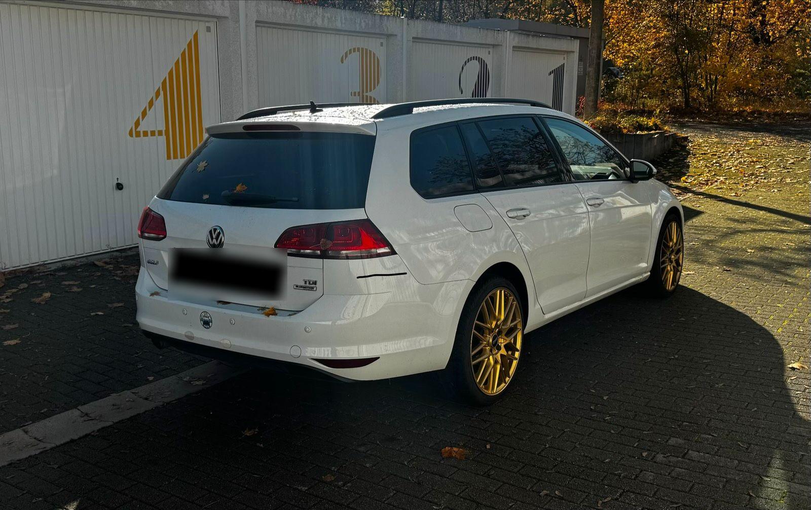 Volkswagen Golf 2014 — interior
