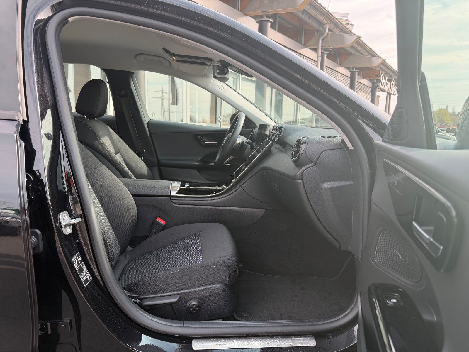 Fahrzeugabbildung Mercedes-Benz C 200d LED+IHC+RKamera+Augment+SpurhalteA