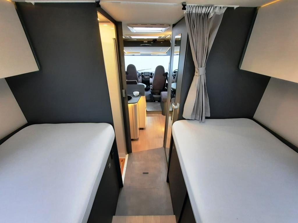 Fahrzeugabbildung Laika Kosmo H 1409 Verfüg./Sparen Sie 27.650,- €