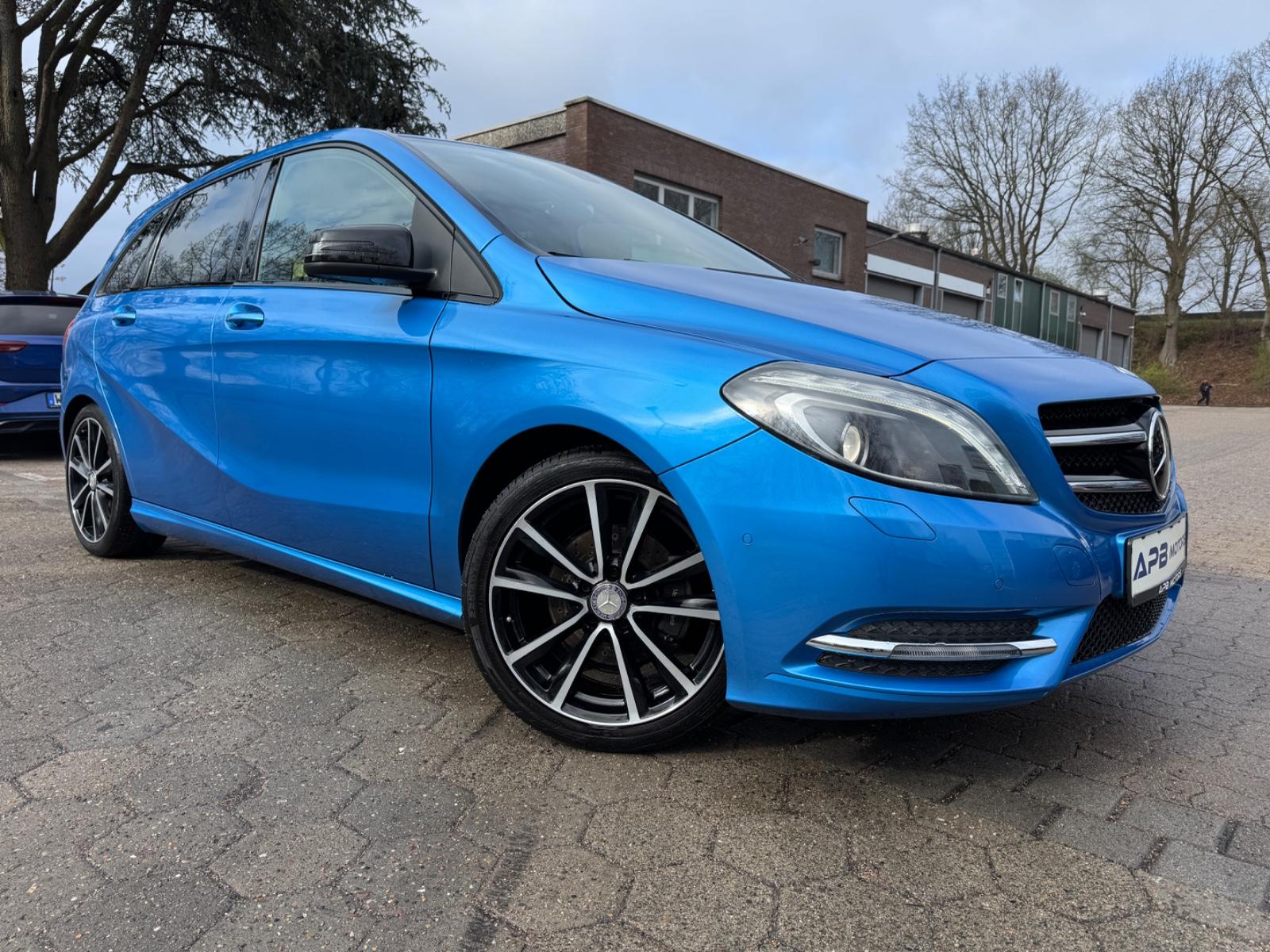 Mercedes-Benz B 200 SPORTPAKET NAVI XENON SITZHZG. AHK 18" PDC