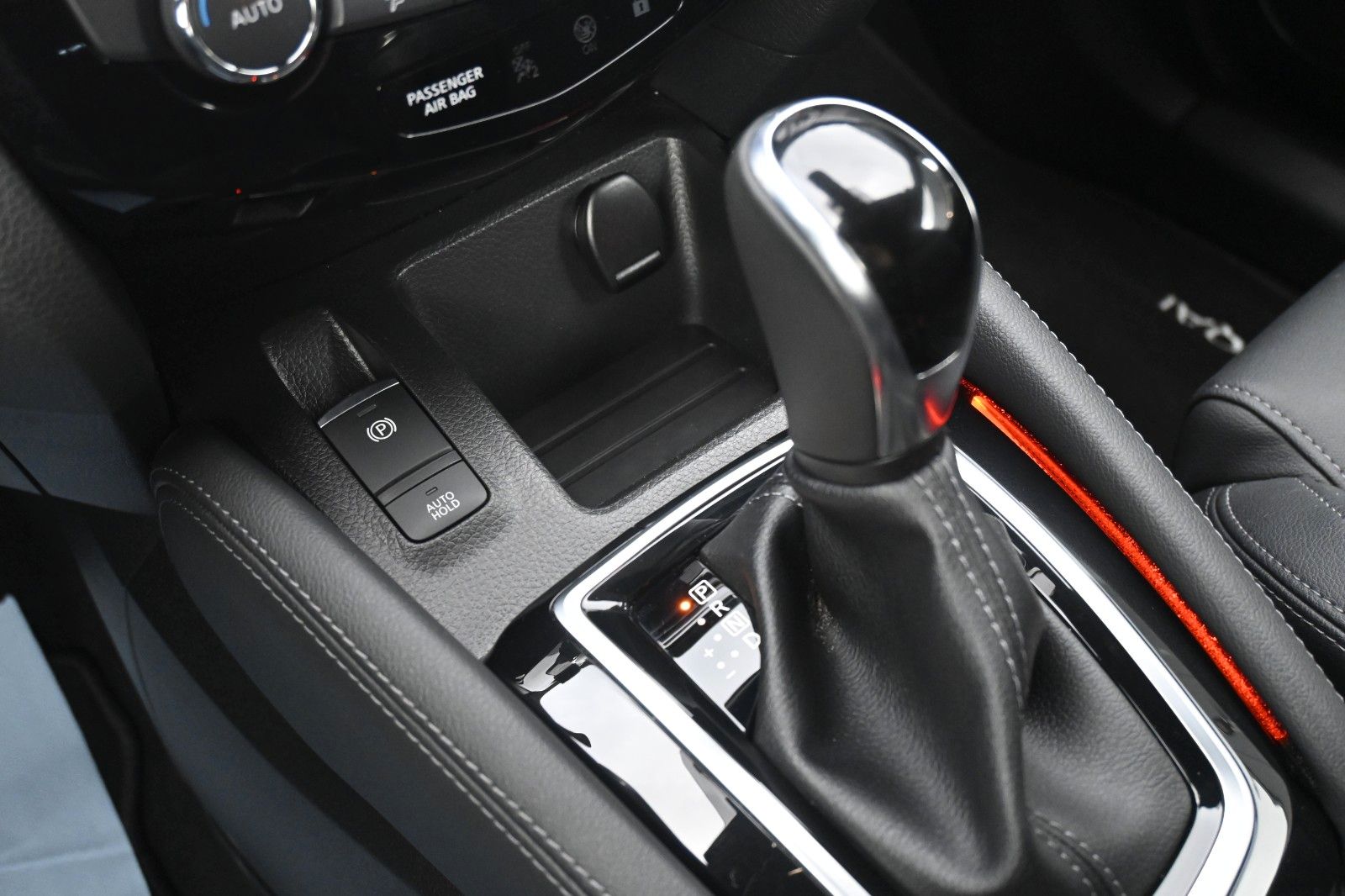 Fahrzeugabbildung Nissan Qashqai 1.3 DIG-T N-Tec*LED*DAB*360