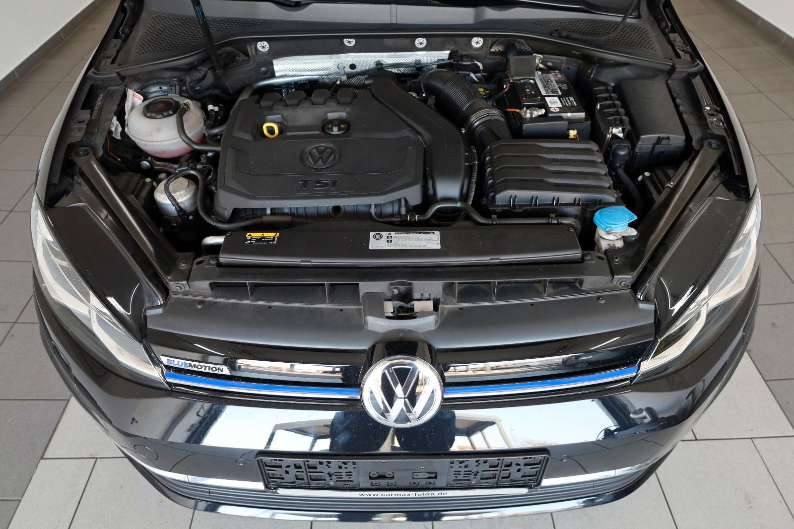 Fahrzeugabbildung Volkswagen Golf VII Lim. IQ.DRIVE Navi,LED,ACC,SH,PDC,SR+WR