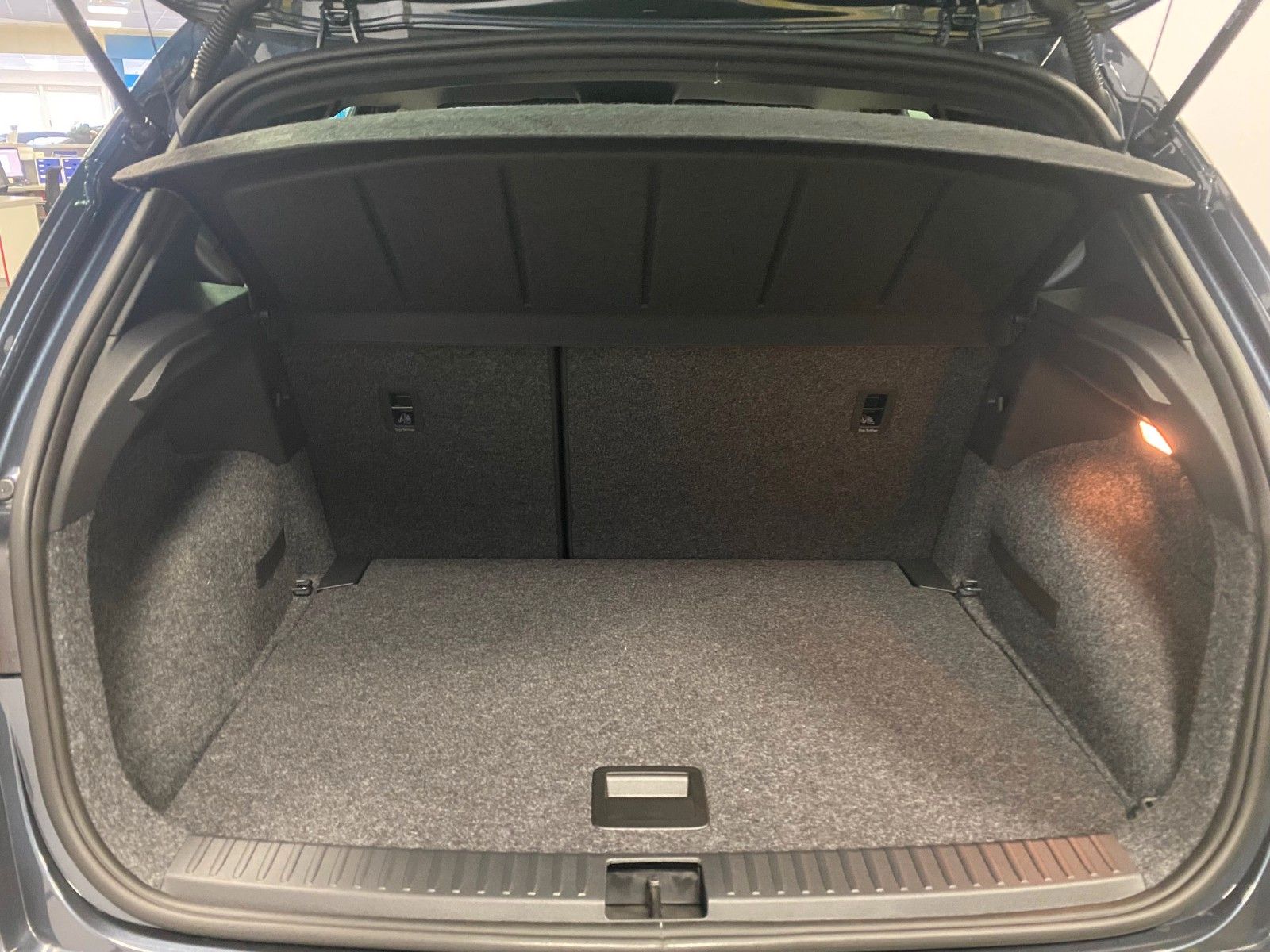 Fahrzeugabbildung SEAT Arona TSI FR DSG+AHK+5 Ja. GARANTIE+SPURWECHSEL+