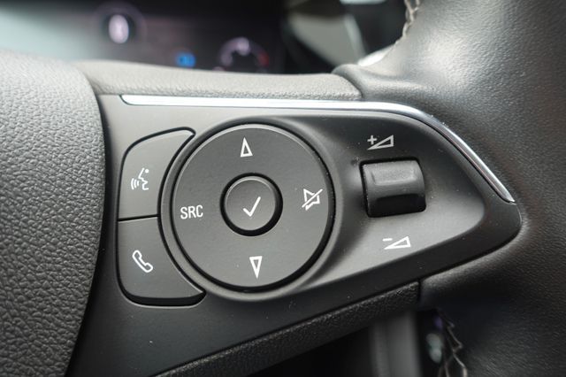 Fahrzeugabbildung Opel Grandland 1.2 Turbo GS Line 360,KlimaA,LED,Navi