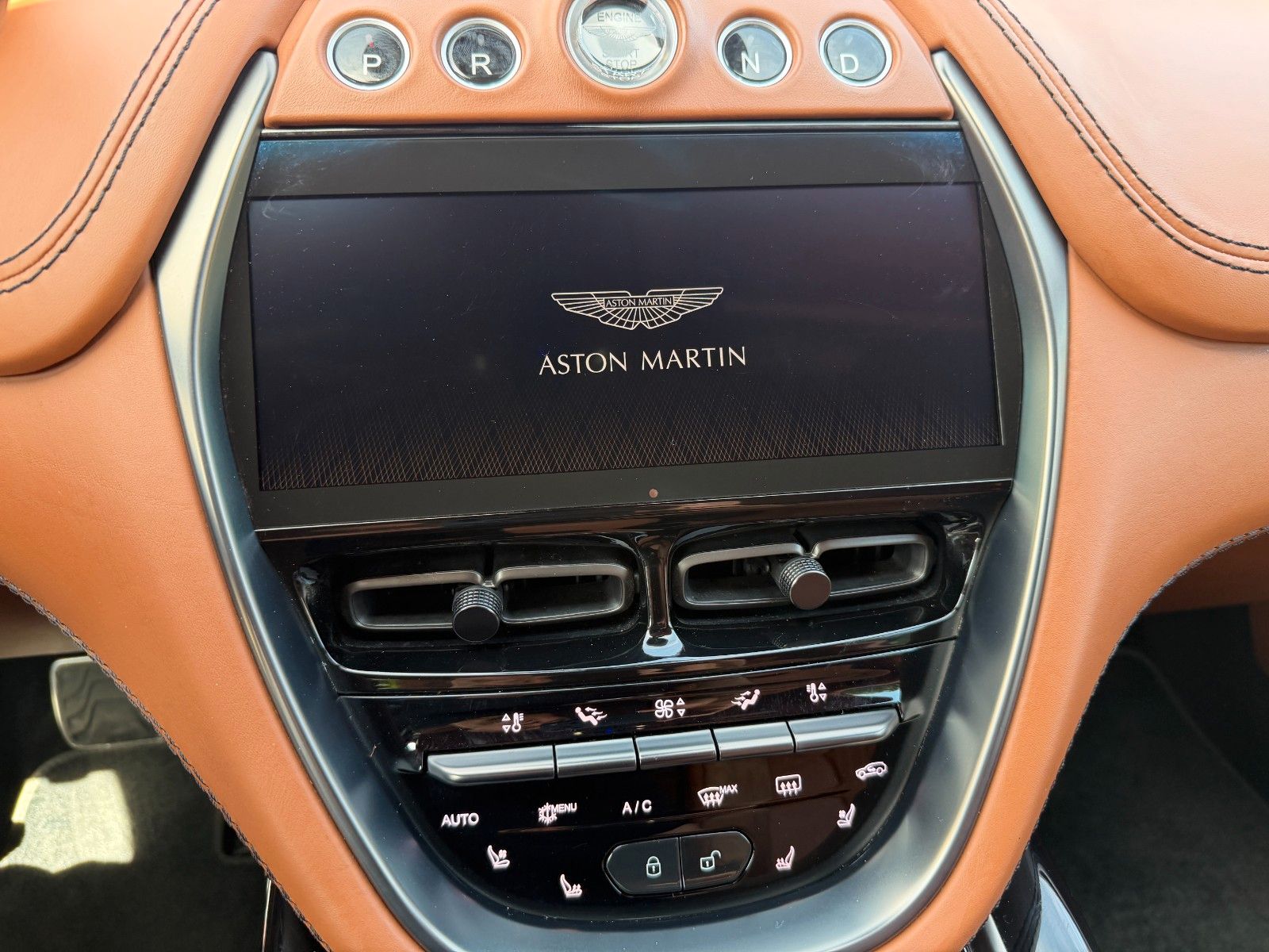 Aston Martin ASTON MARTIN DBX 4.0 V8 foto 11