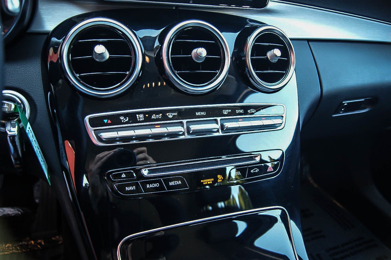 Fahrzeugabbildung Mercedes-Benz C 180 T CGI Avantgarde AHK LED NAVI SITZH
