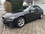 BMW 320i Automatik *1.Hand*PDC*Navi*TÜV 04/27* - BMW 320 aus 2012: 320i