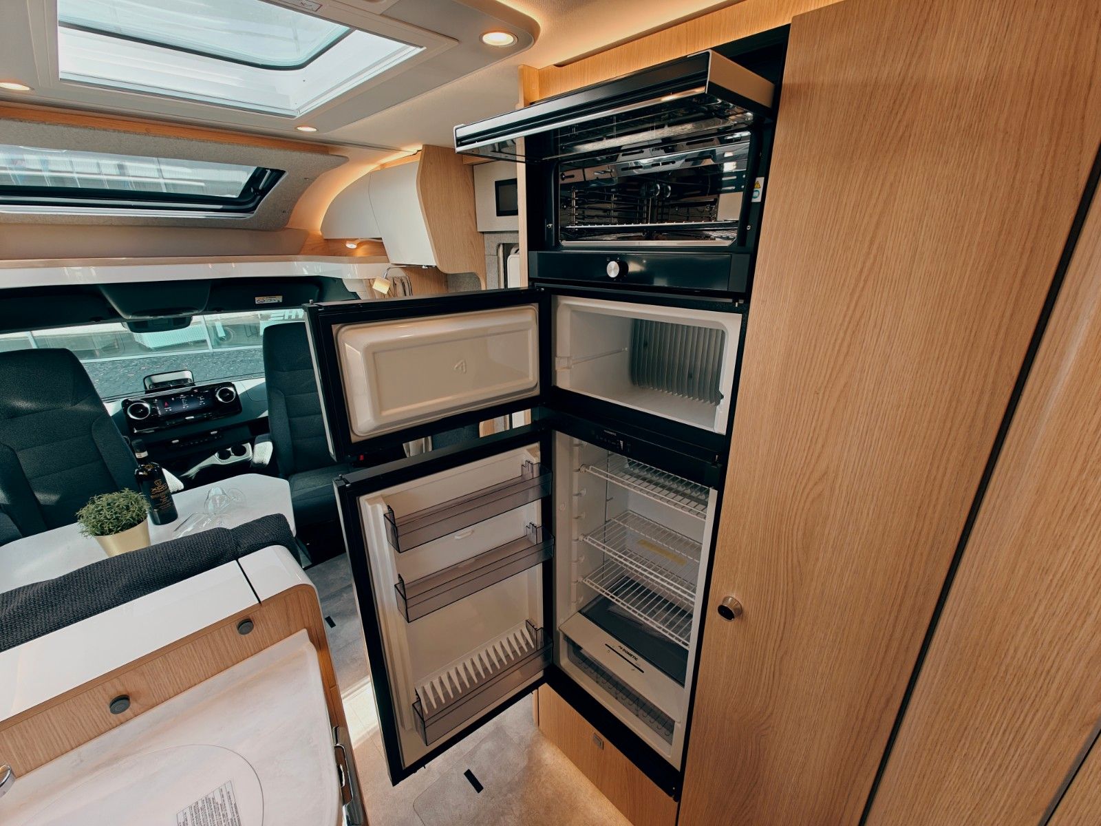 Fahrzeugabbildung HYMER / ERIBA / HYMERCAR B - KLASSE ML T 780 BLACKLINE