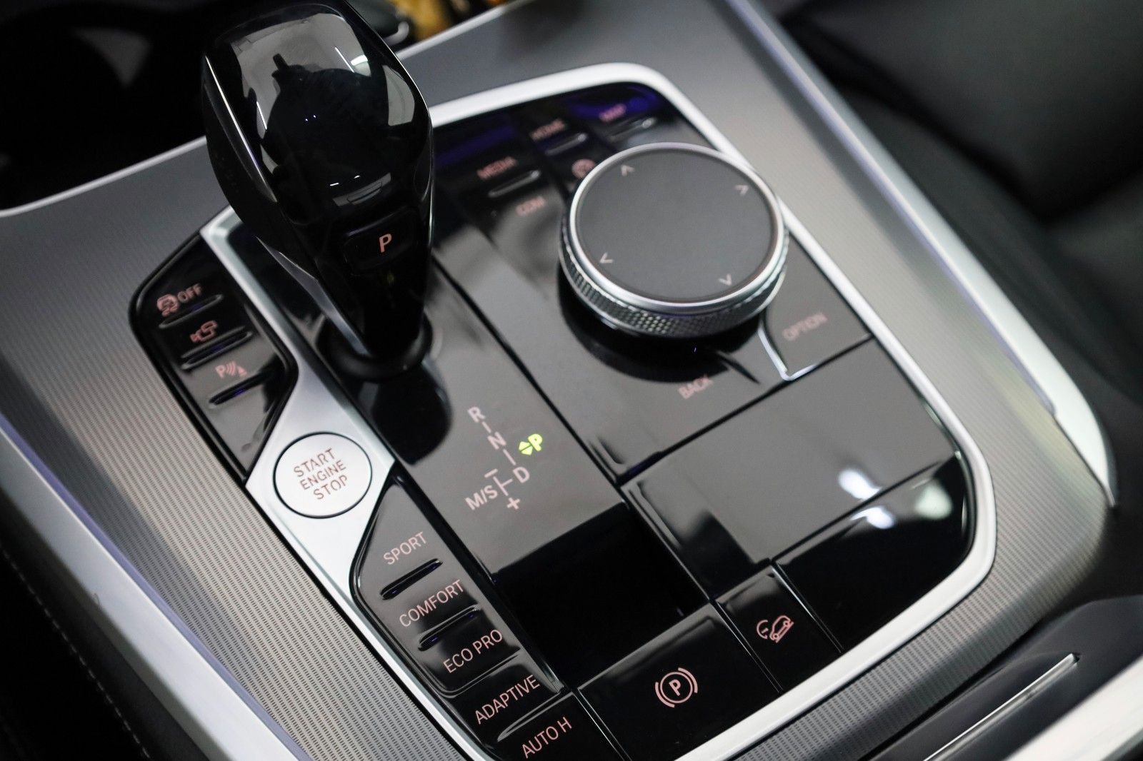 Fahrzeugabbildung BMW X5 xDrive 30d Leder,Navi,LED,PanDach,HeadUp,360°