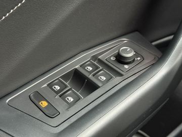 Volkswagen T-Roc 1.5 TSI Style DCT AHK Kamera Navi Massage