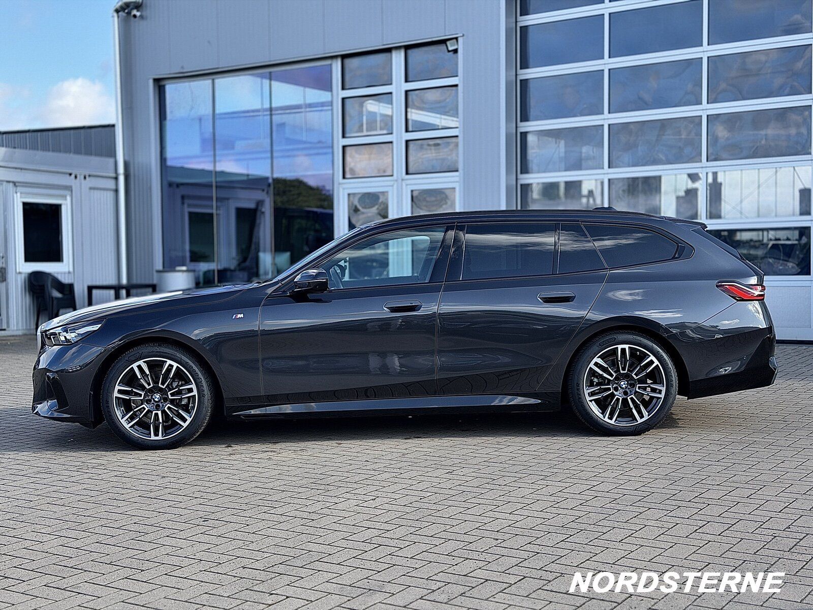 BMW 520 d M Sport 360°+STANDHZG+PANO+MEMORY+HEAD-UP imagem 3
