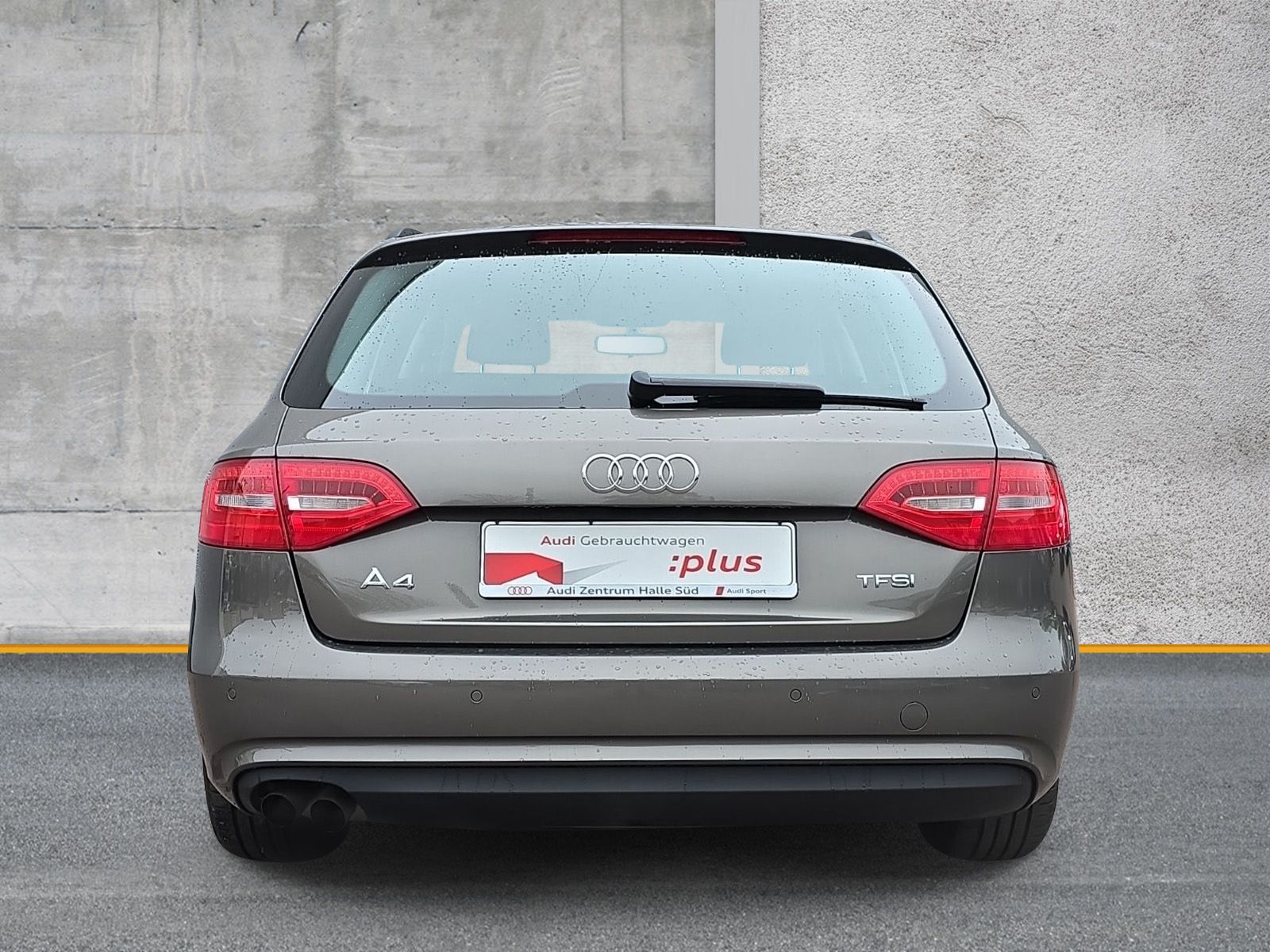 Fahrzeugabbildung Audi A4 Avant 1.8 TFSI Attraction 1.HAND XENON AHK