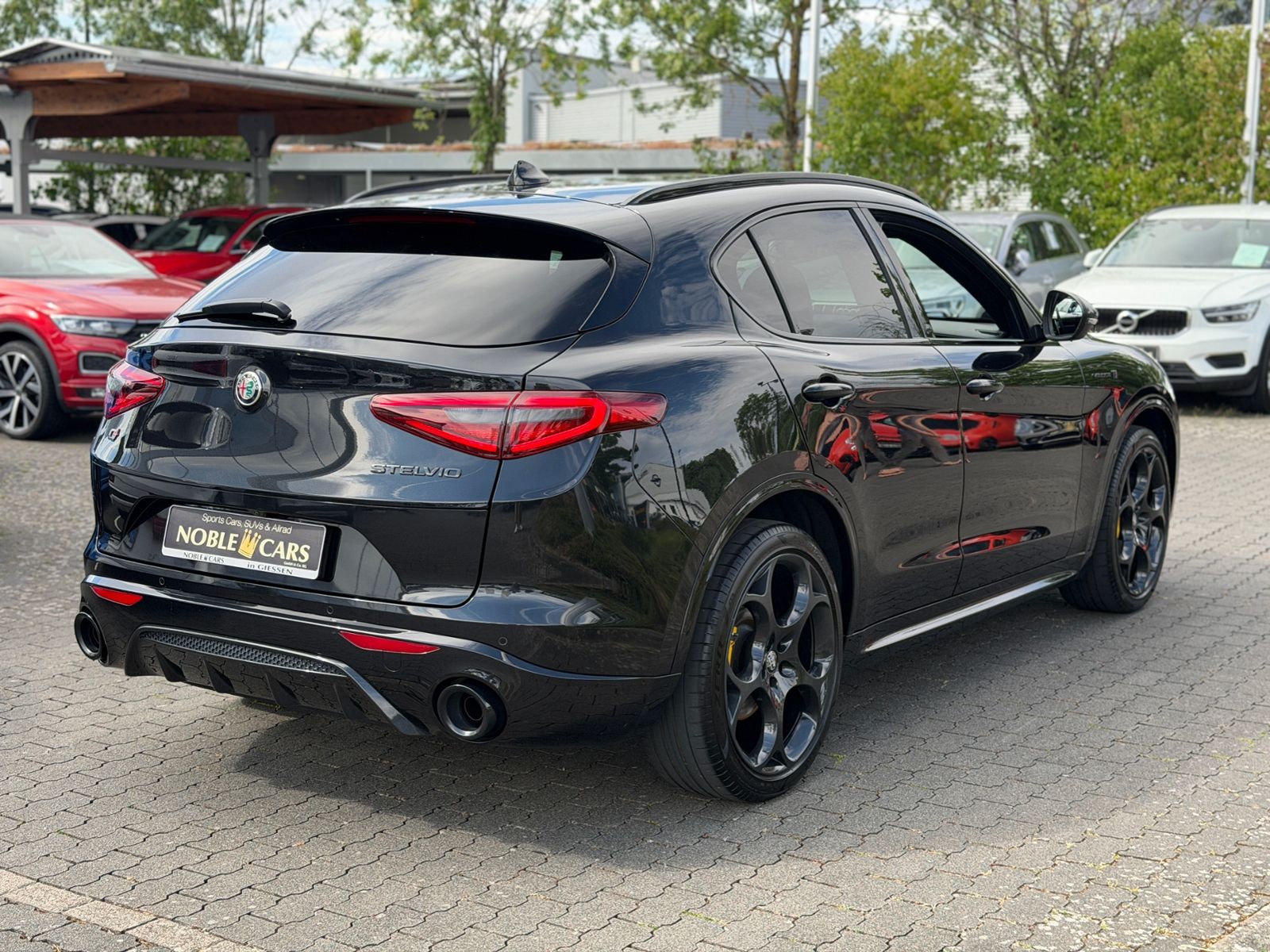 Fahrzeugabbildung Alfa Romeo Stelvio Veloce Ti Q4 H/K BI-XEN NAV RFK 21"