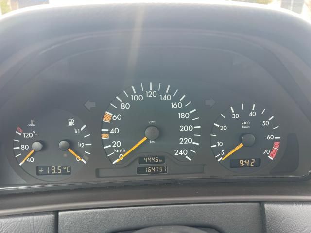MERCEDES-BENZ E 200 Bild 8