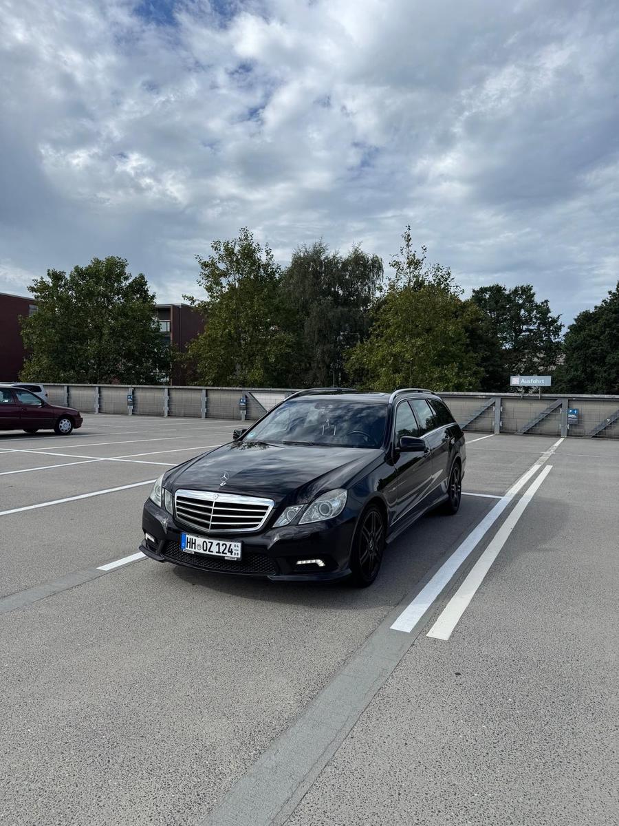 Mercedes-Benz E350 2009 — rear view