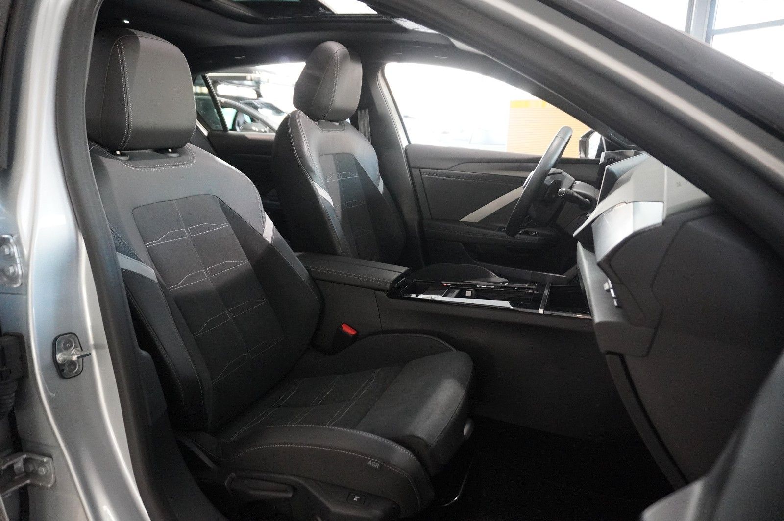 Fahrzeugabbildung Opel Astra L Lim. 1.2T GS SPORT NAVI/LED/360°/SH/HUD