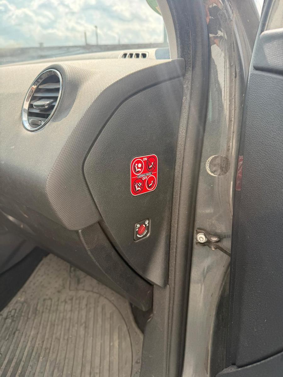 Peugeot 308 2013 — photo 22