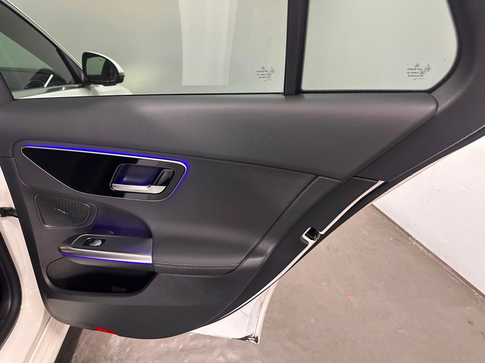 Fahrzeugabbildung Mercedes-Benz C 220 d T Autom. *AVANTGARDE*360°*KEYLESSGO*