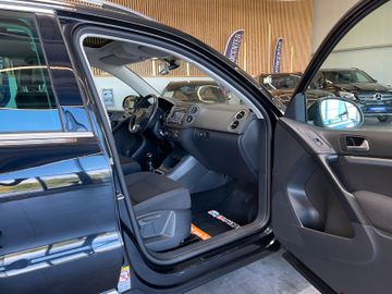 Volkswagen Tiguan Sport & Style 4Motion *NAVI*AHK*XENON*RFK