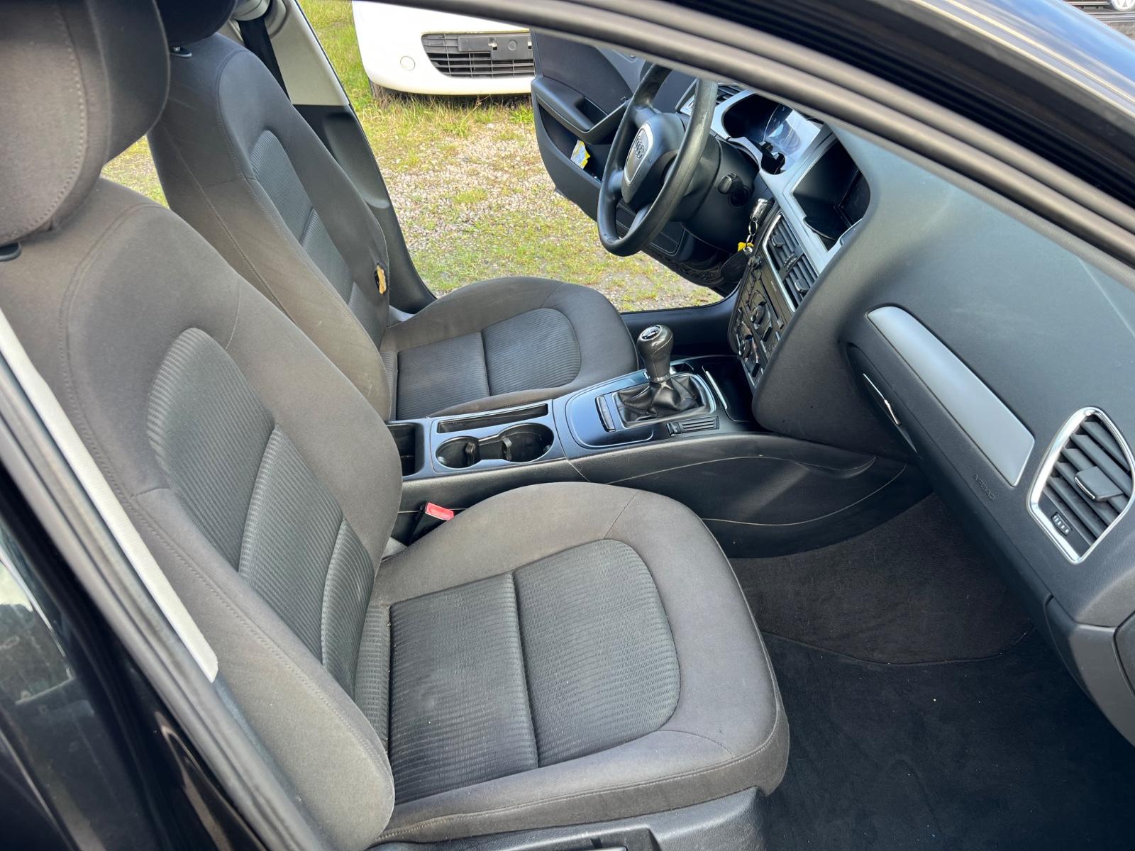 Audi A4 2011 — photo 13