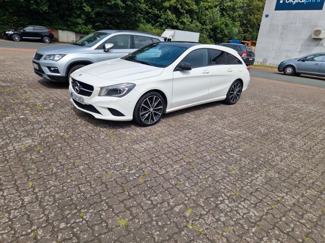 MERCEDES-BENZ CLA 220 Shooting Brake